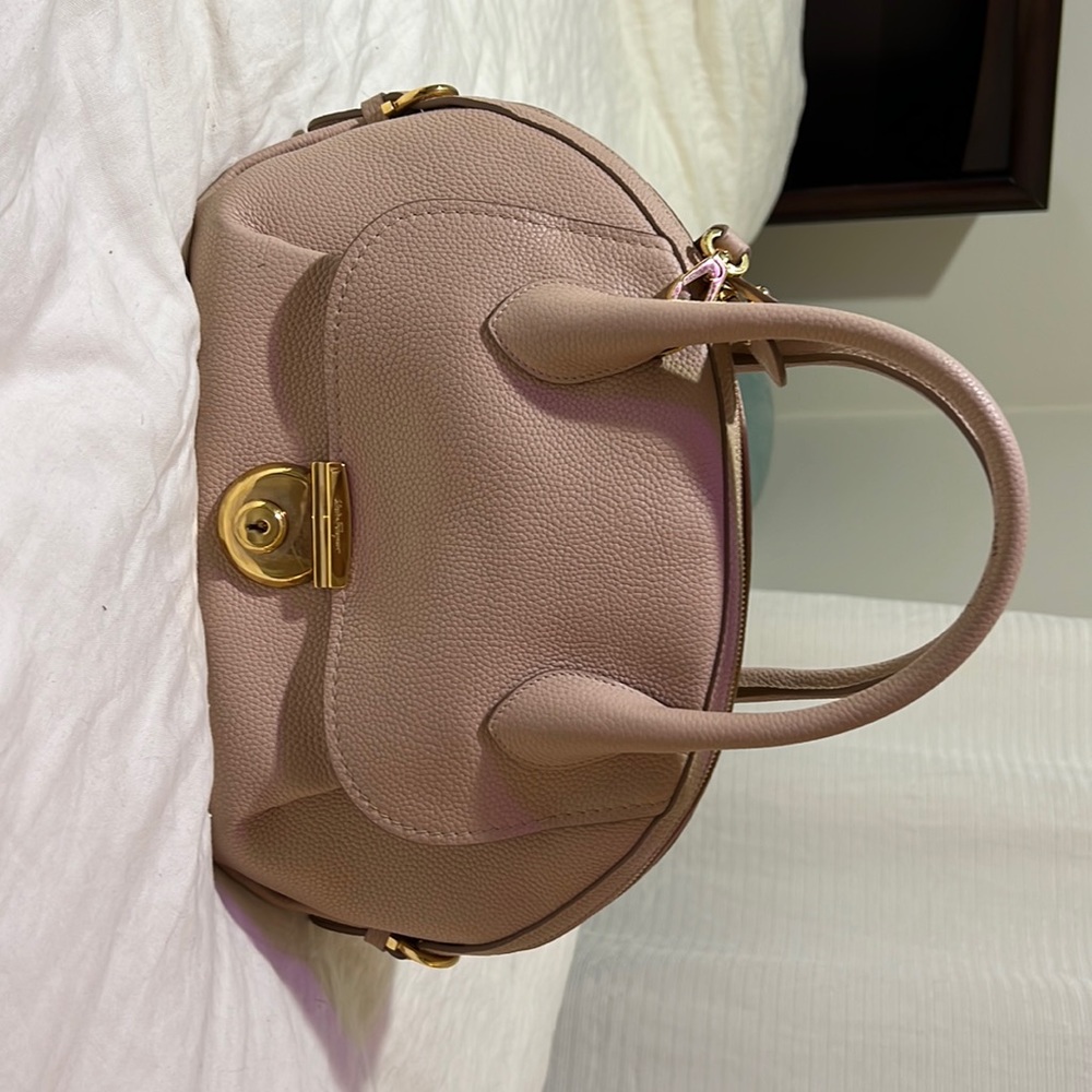 Ferragamo Women's Grained Leather Bag - Natural - Totes